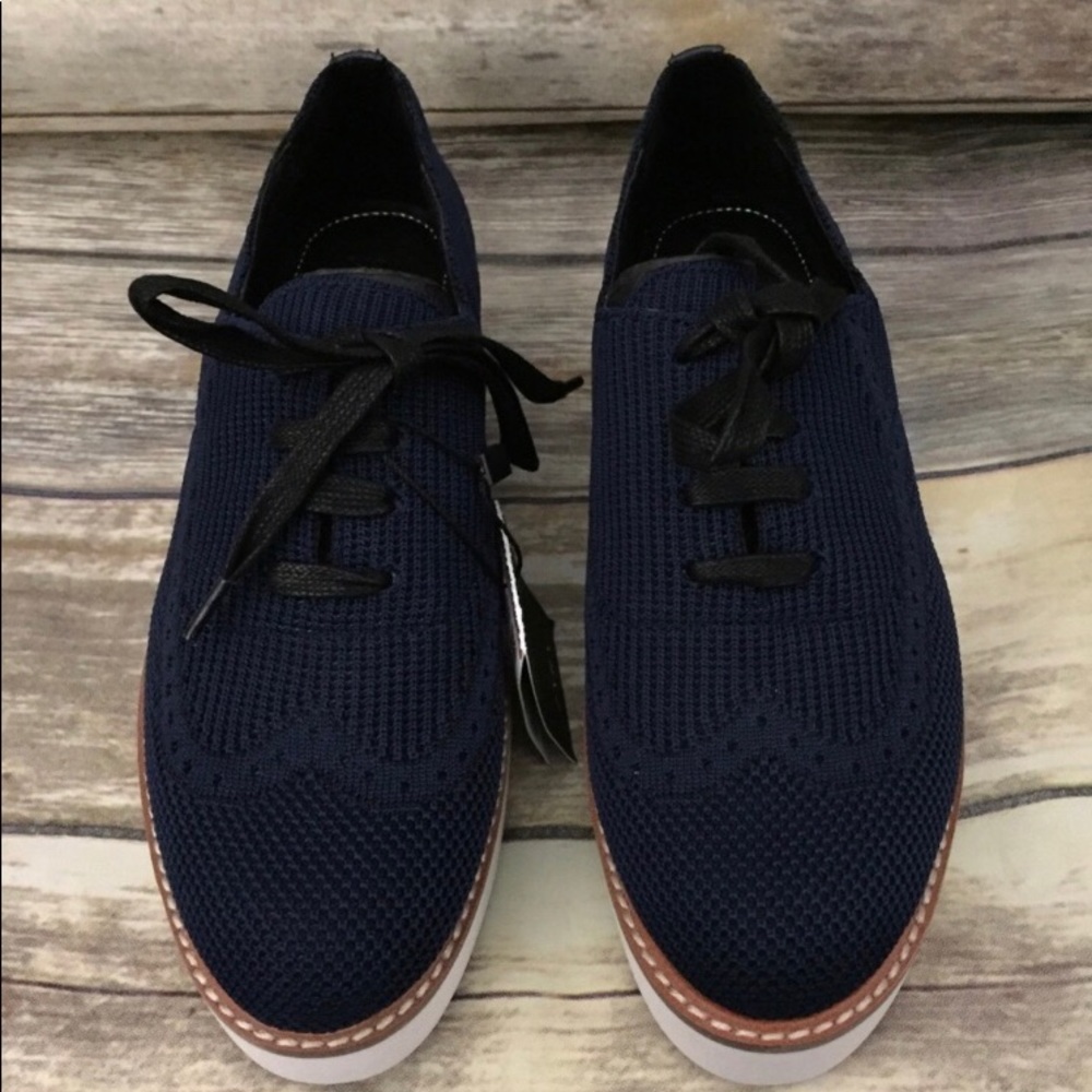Zara Lace Up Blue Oxford Shoes, New! Never worn.